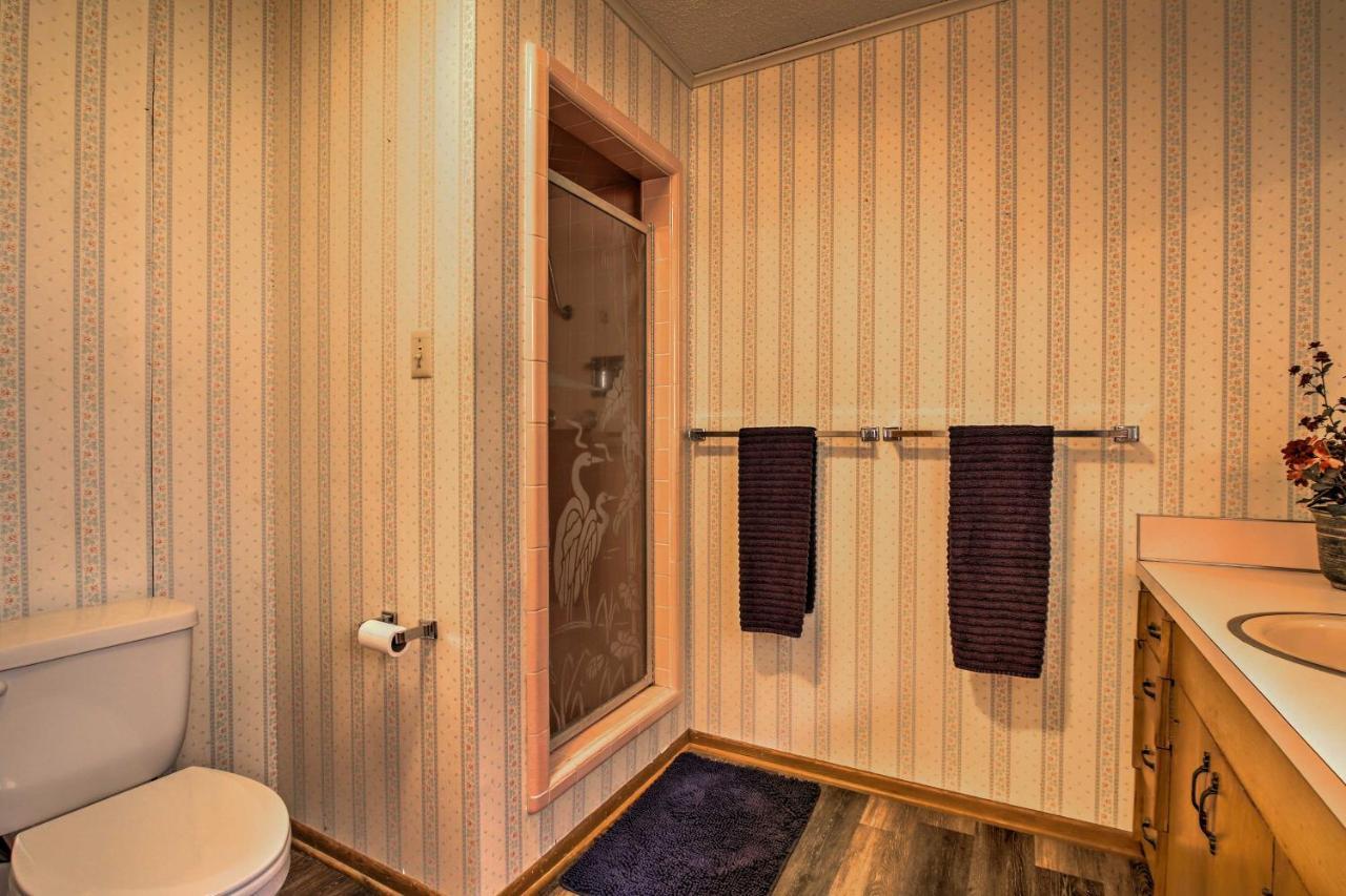 Rustic Lake Buchanan Hideaway With Game Room And Grill Tow Bagian luar foto