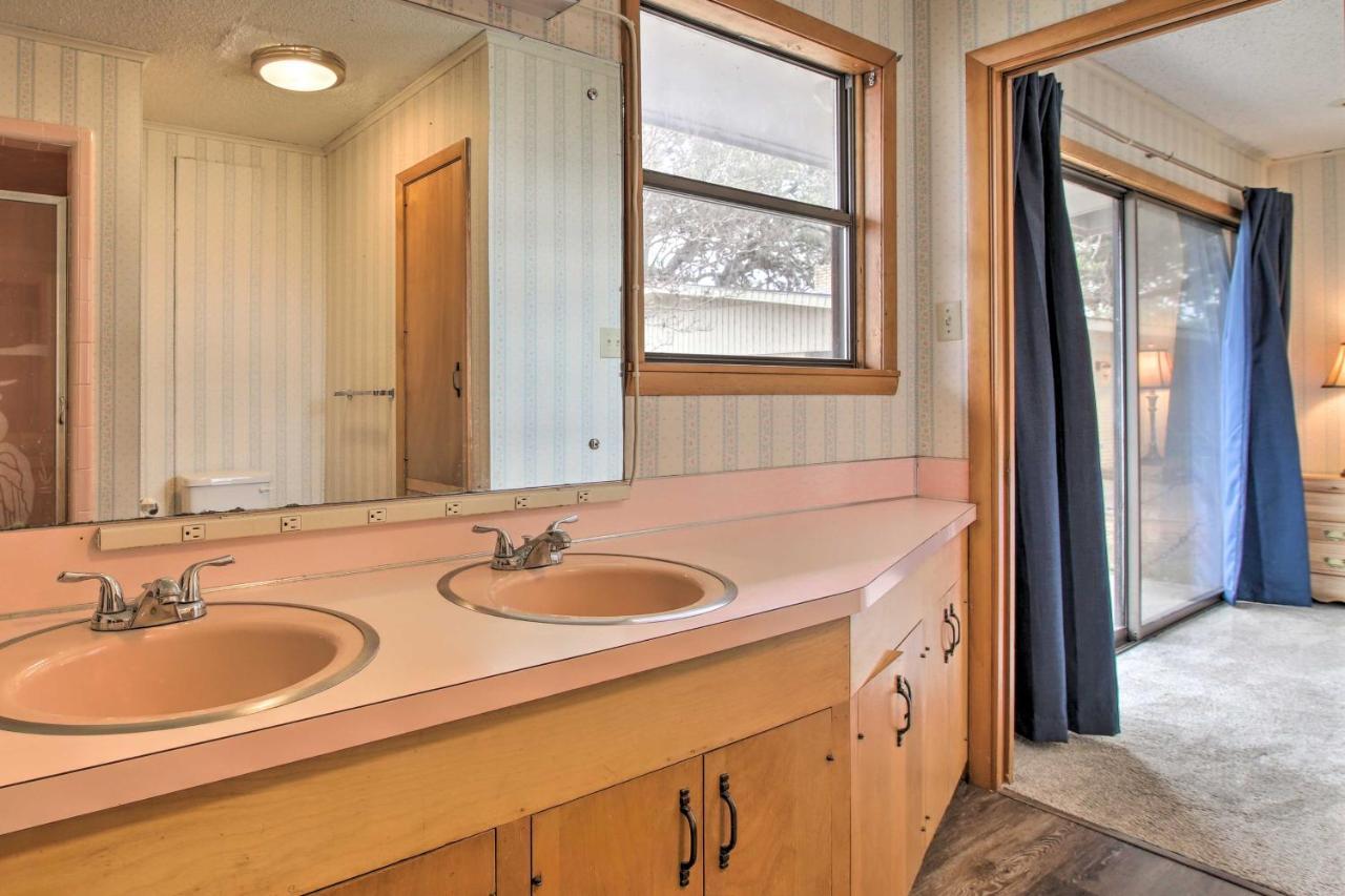 Rustic Lake Buchanan Hideaway With Game Room And Grill Tow Bagian luar foto